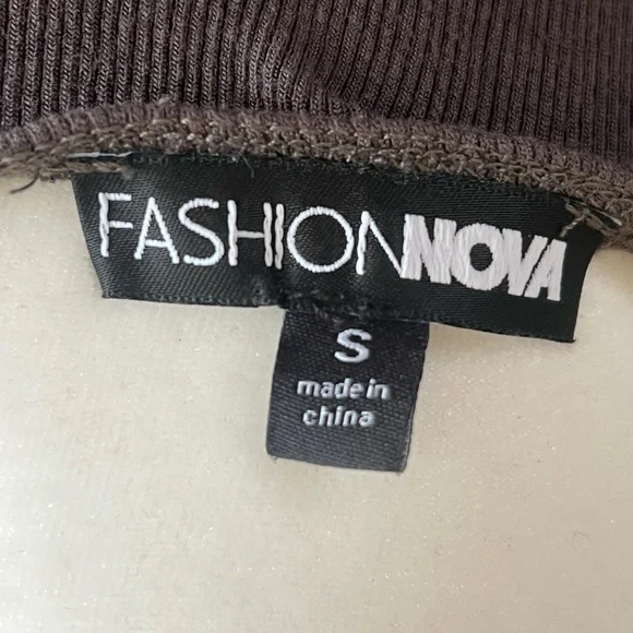 FASHION NOVA CROPPED LONG SLEEVE TOP - Picture 6 of 7